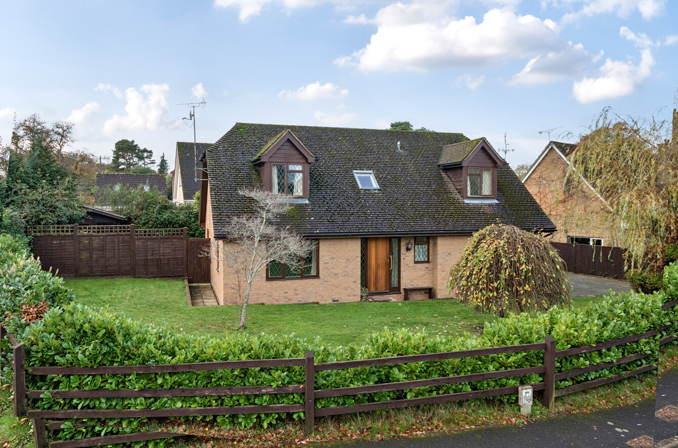 Pear Tree Drive, Landford, Salisbury, Wiltshire, SP5
