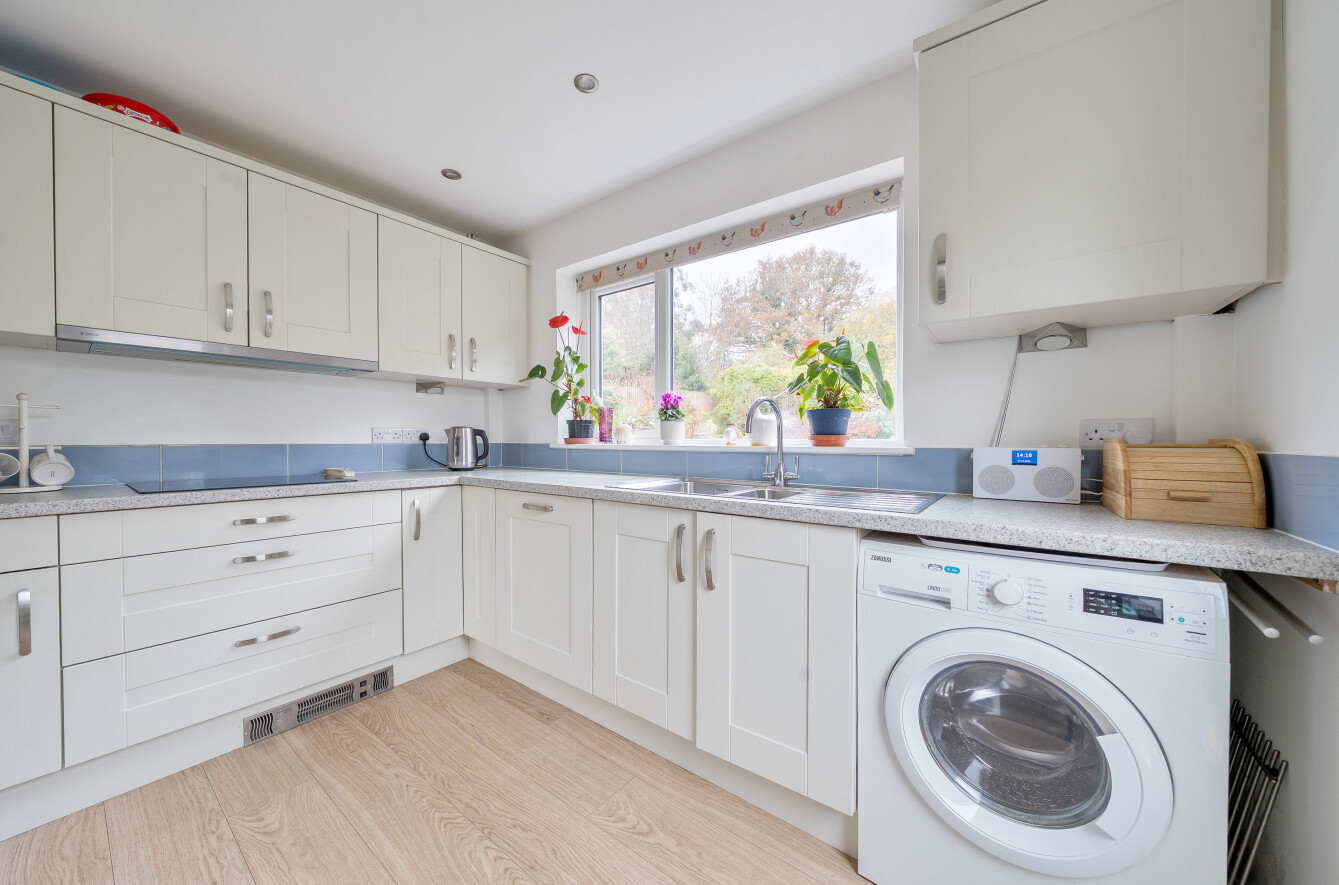 Eight Acres, Romsey, Hampshire, SO51 Eight Acres, Romsey, Hampshire, SO51 - Charters