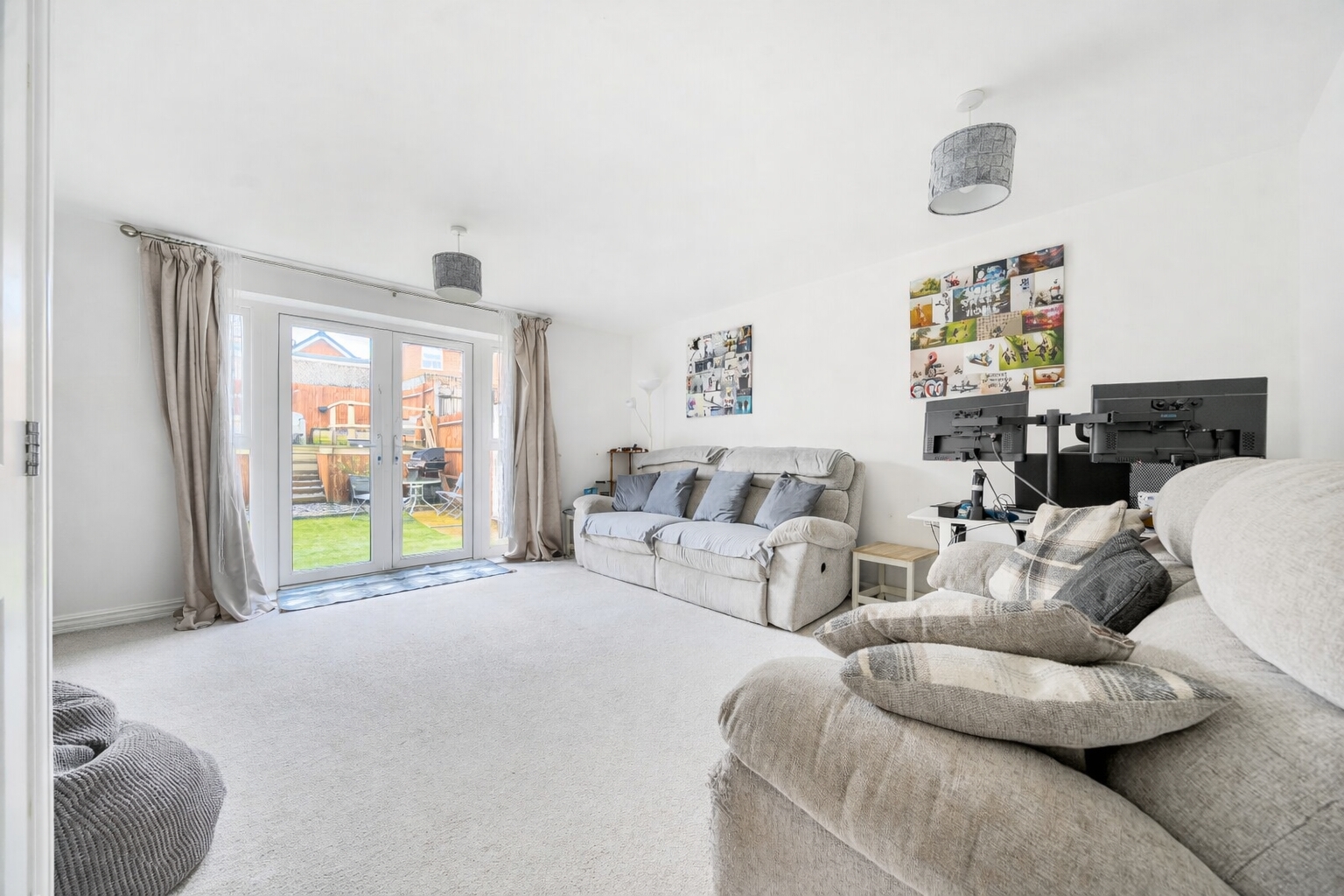 Doris Bunting Road, Ampfield, Romsey, Hampshire, SO51 Doris Bunting Road, Ampfield, Romsey, Hampshire, SO51 - Charters