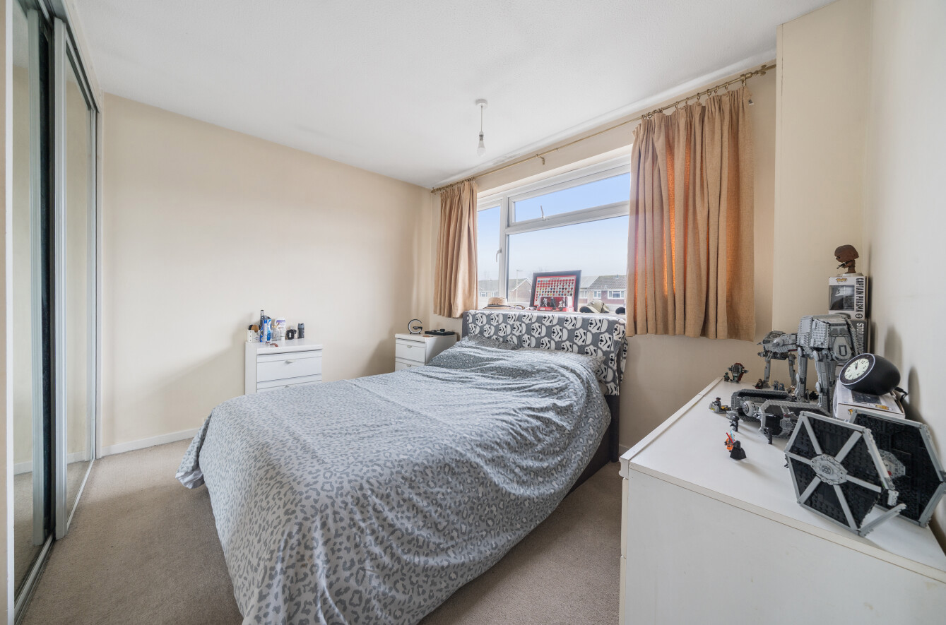 Stapleford Close, Romsey, Hampshire, SO51 - Charters