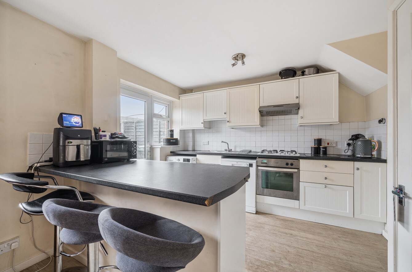 Stapleford Close, Romsey, Hampshire, SO51 - Charters