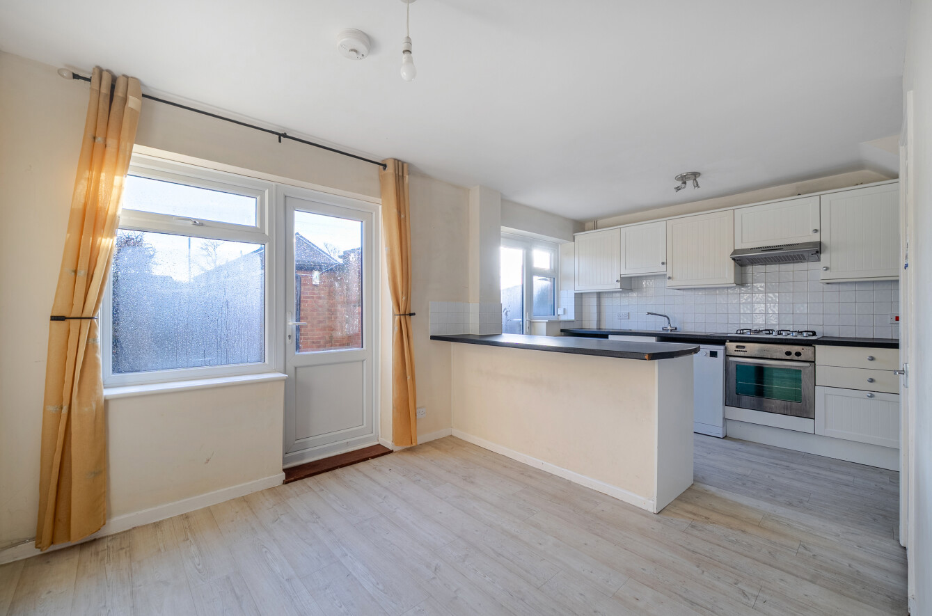 Stapleford Close, Romsey, Hampshire, SO51 Stapleford Close, Romsey, Hampshire, SO51 - Charters