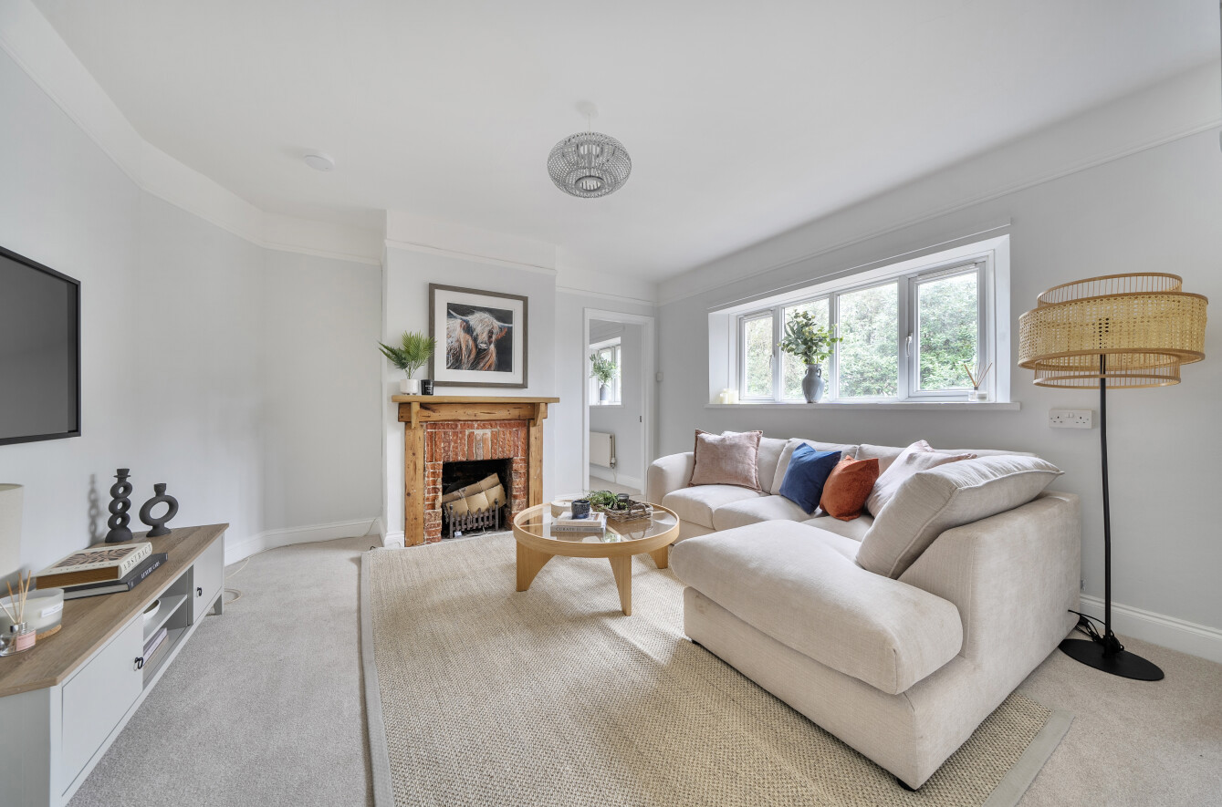 Mays Firs, Hale, Fordingbridge, Hampshire, SP6 - Charters