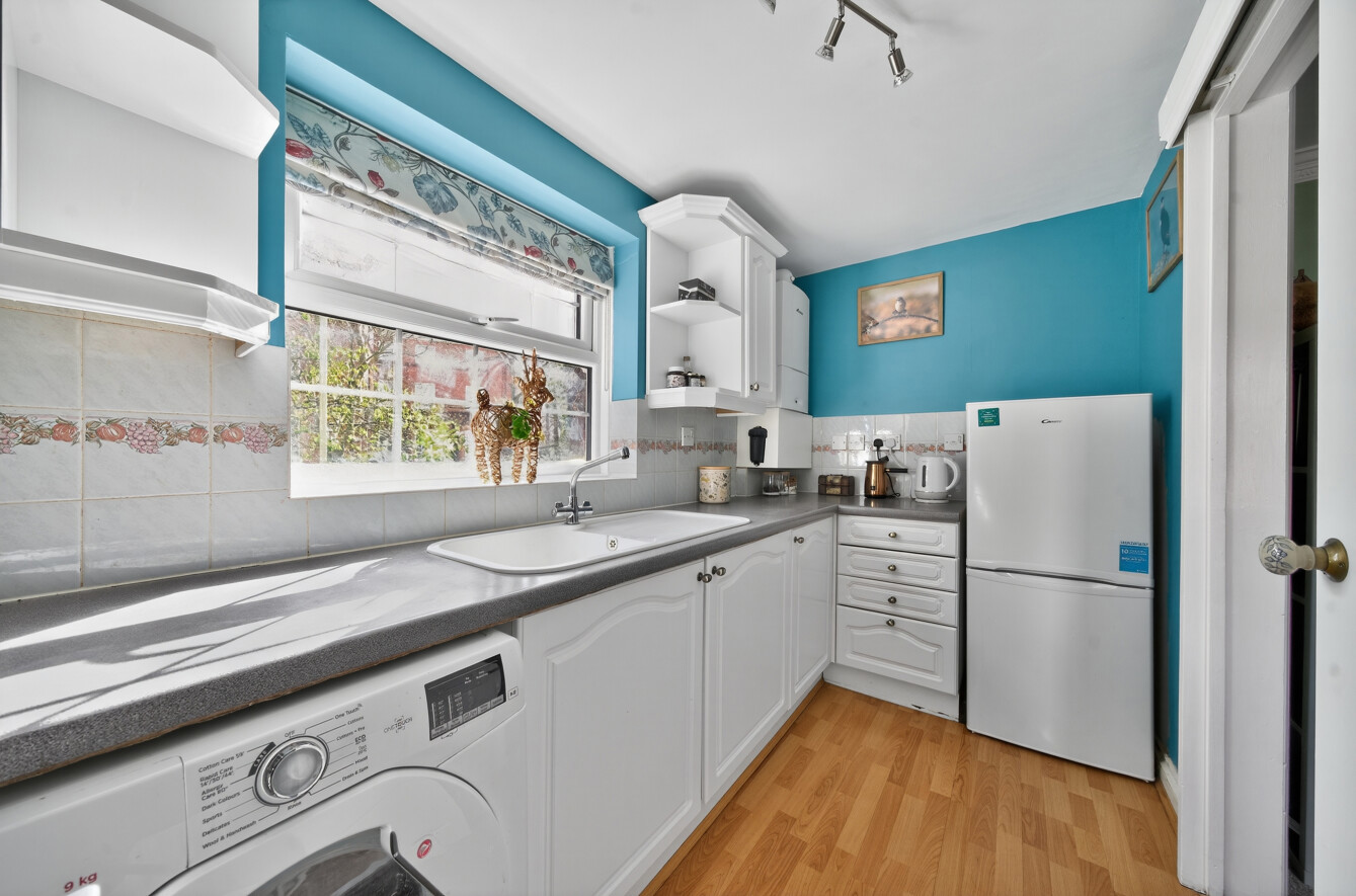 Grosvenor Court, Montfort Close, Romsey, SO51 Grosvenor Court, Montfort Close, Romsey, SO51 - Charters