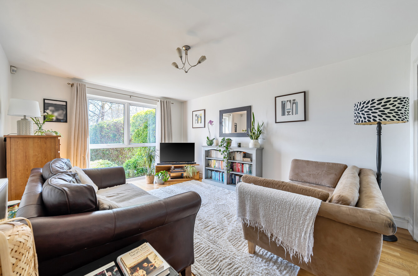 Barnes Close, West Wellow, Romsey, Hampshire, SO51 Barnes Close, West Wellow, Romsey, Hampshire, SO51 - Charters