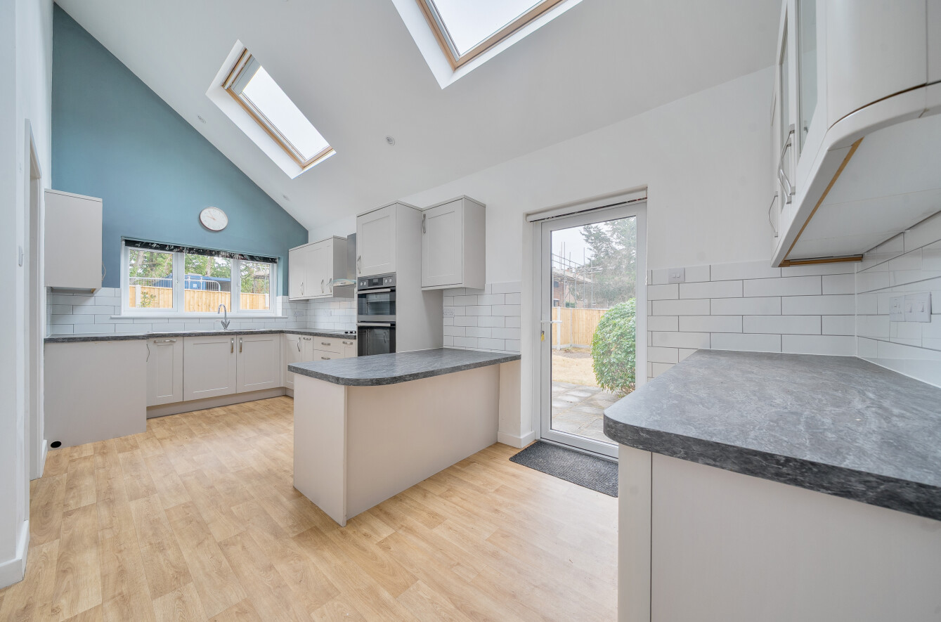 Sandy Lane, Romsey, SO51 - Charters