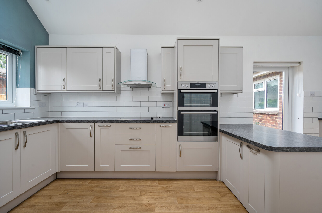 Sandy Lane, Romsey, SO51 - Charters