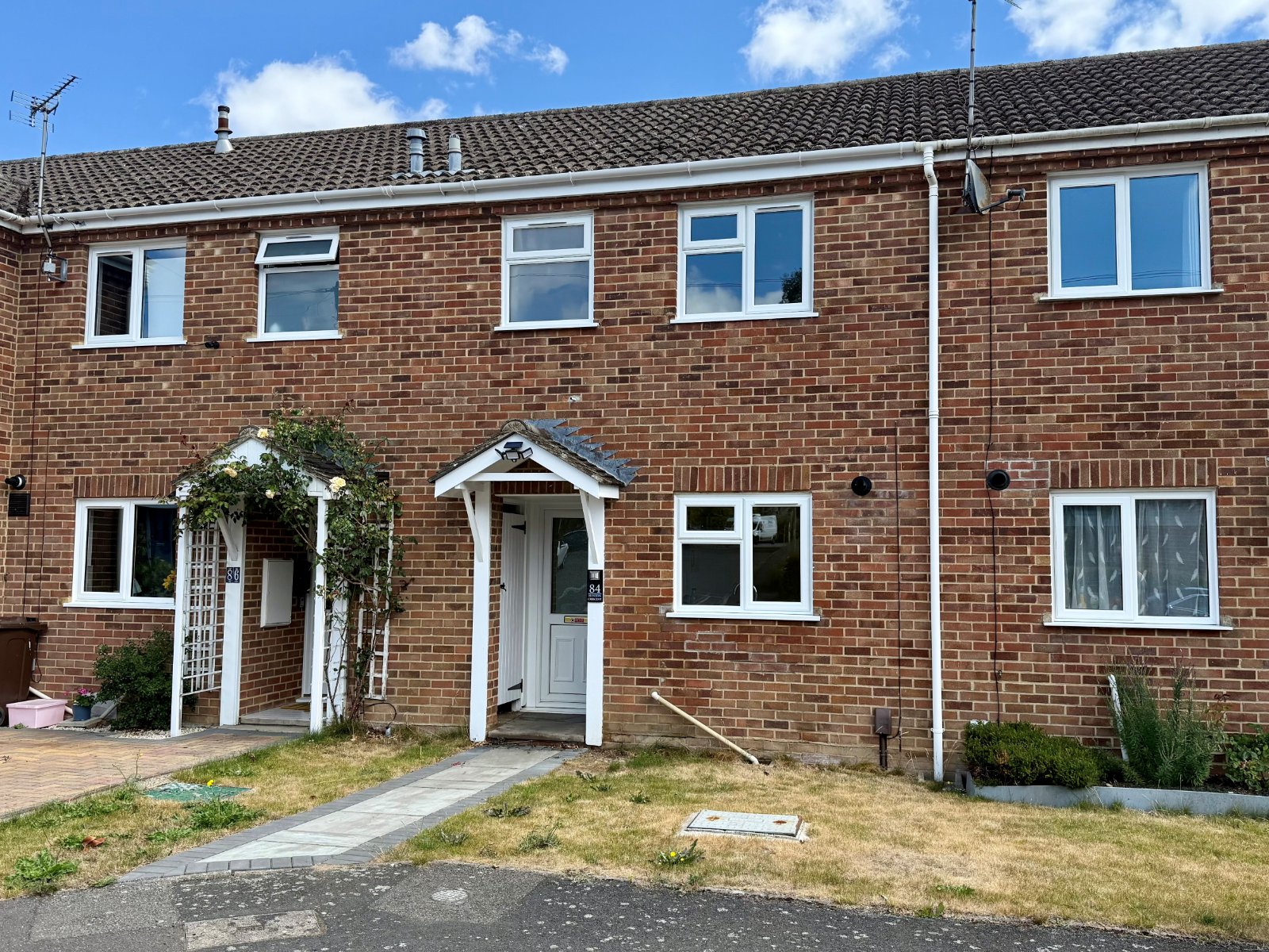 Hunters Crescent, Romsey, Hampshire, SO51 - Charters