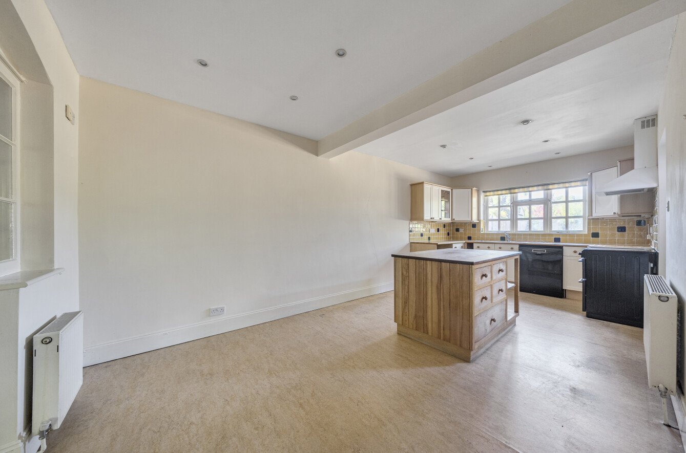 Salisbury Road, Broughton, Stockbridge, Hampshire, SO20 - Charters