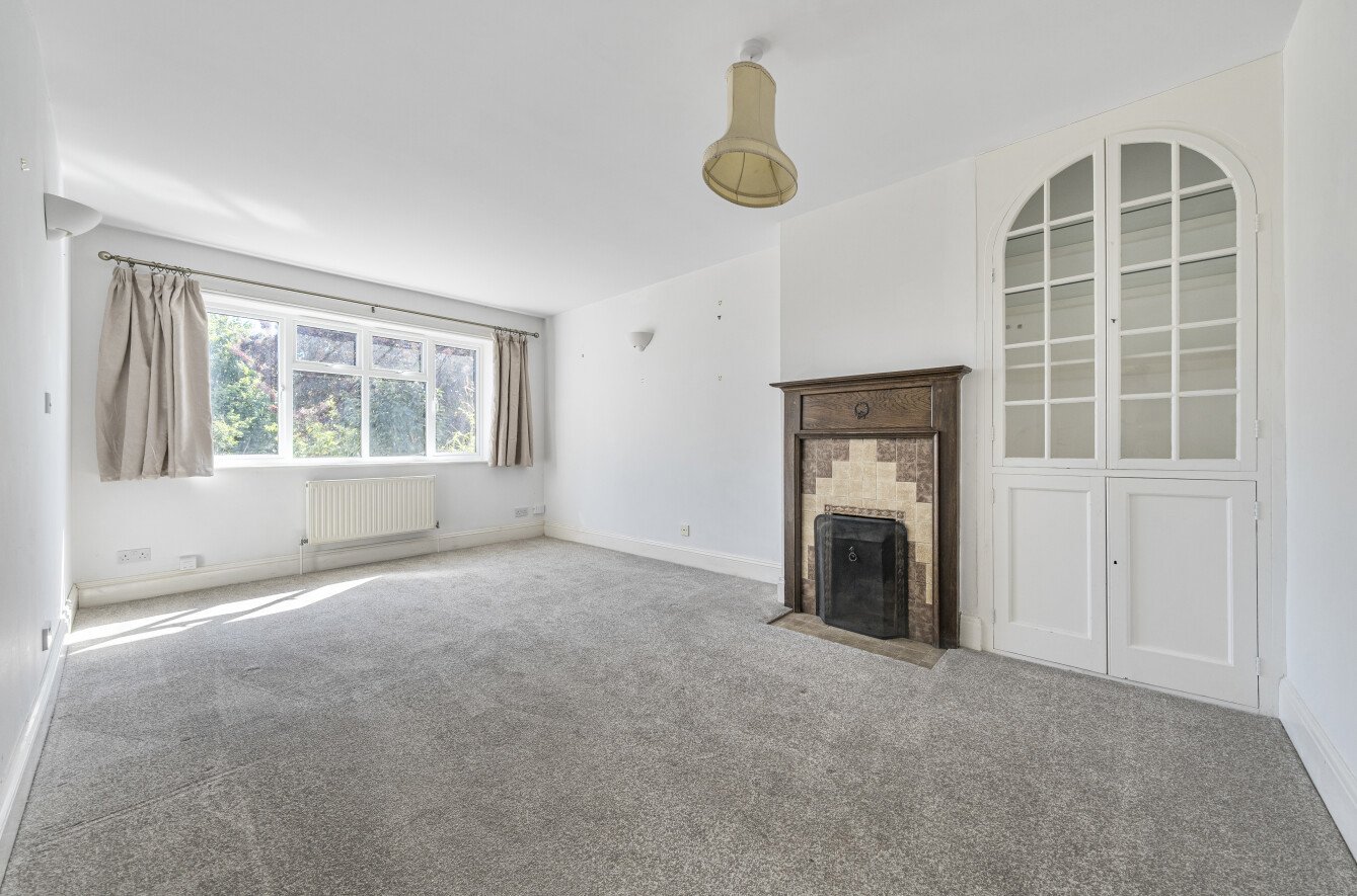Salisbury Road, Broughton, Stockbridge, Hampshire, SO20 - Charters
