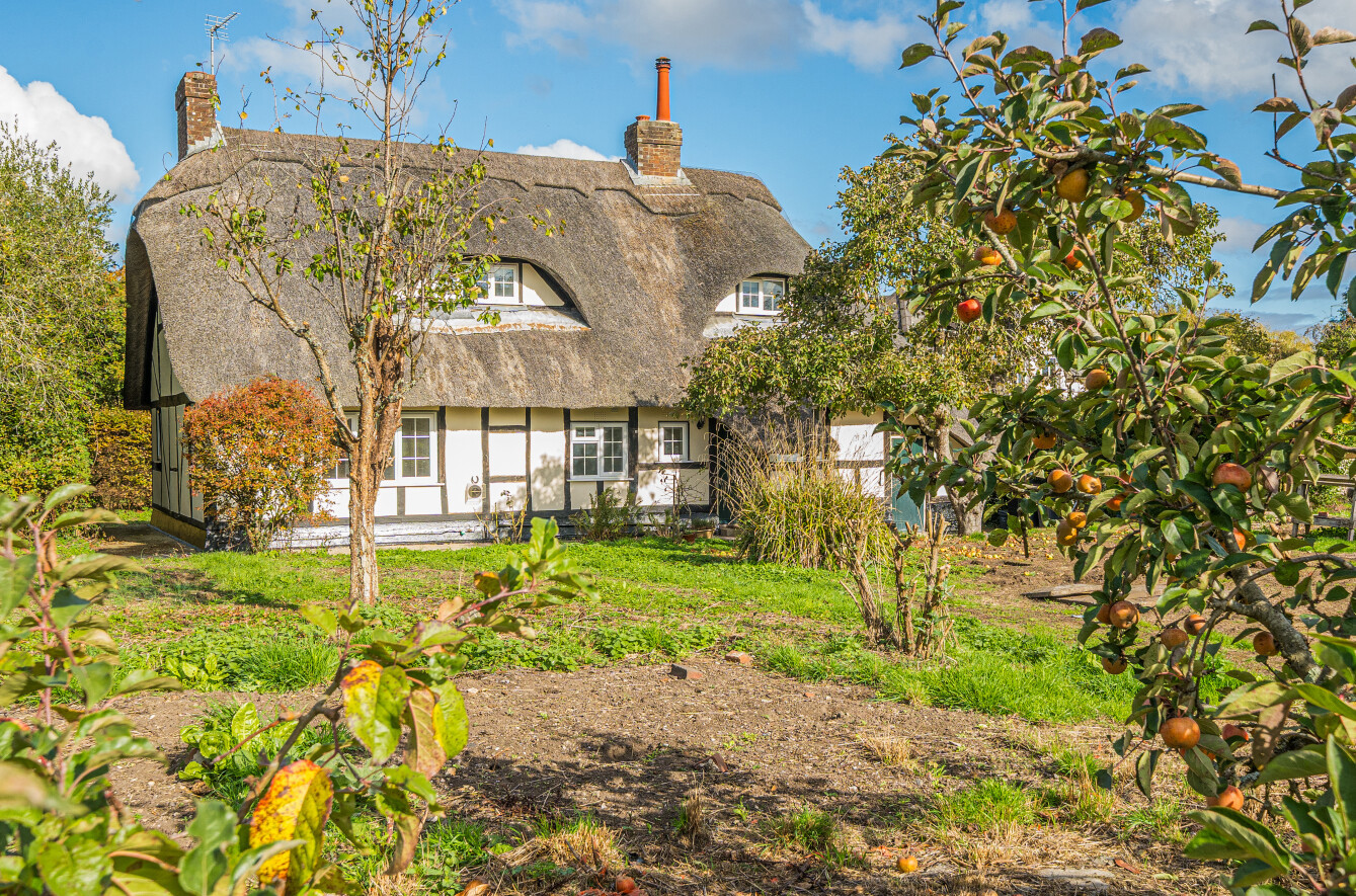Lee Lane, Lee, Romsey, Hampshire, SO51 - Charters