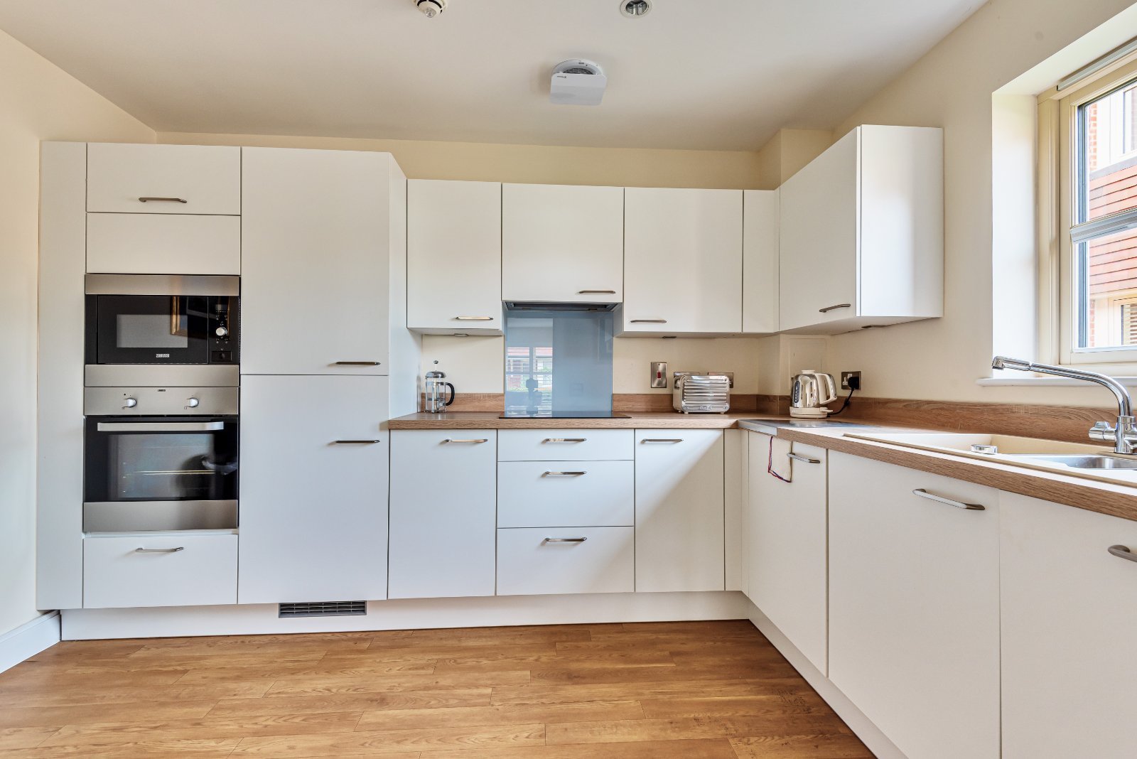 Walter Lane, Eastleigh, Hampshire, SO50 Walter Lane, Eastleigh, Hampshire, SO50 - Charters