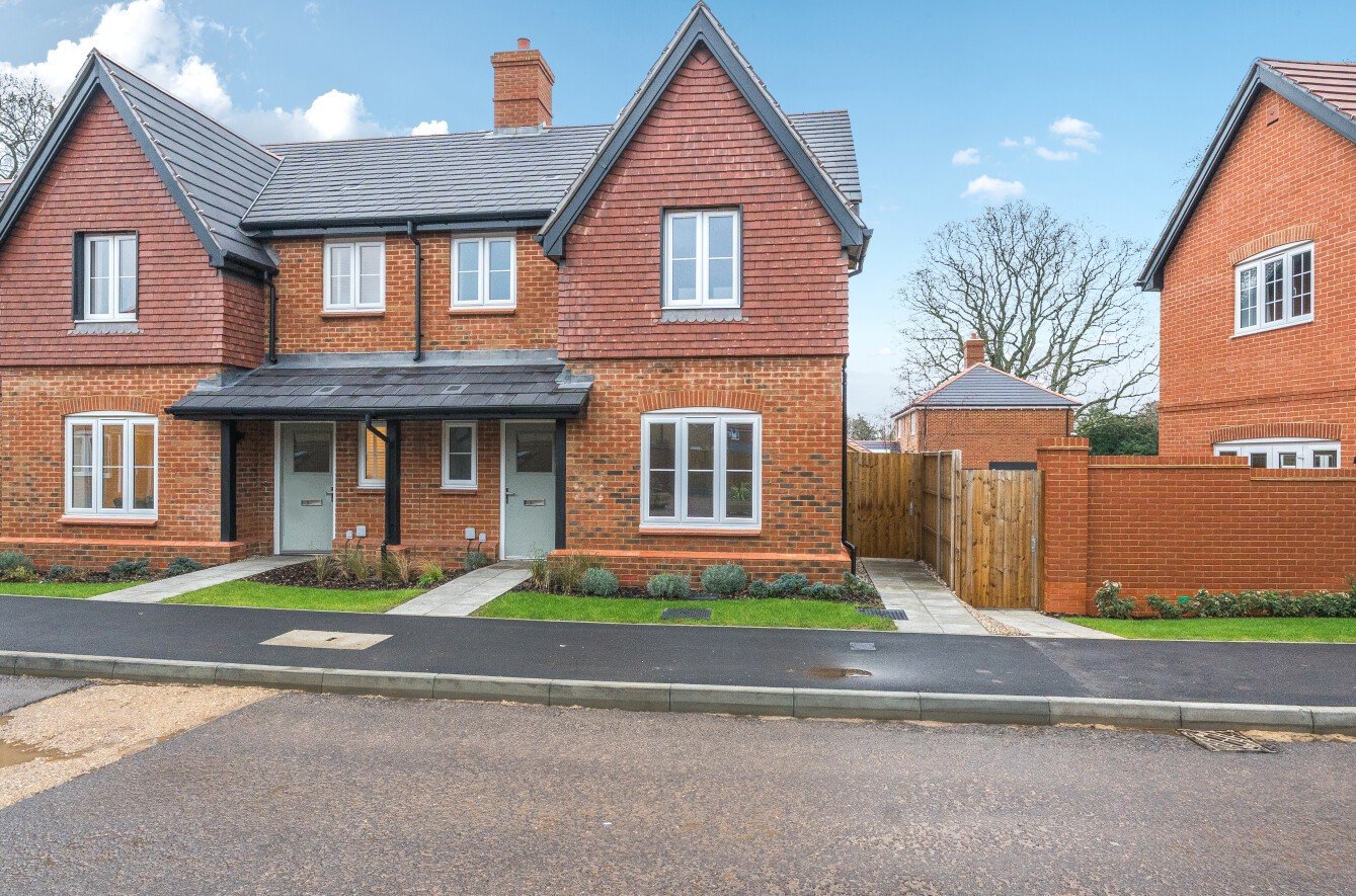 Knightwood Chase, Fordingbridge, Hampshire, SP6 - Charters