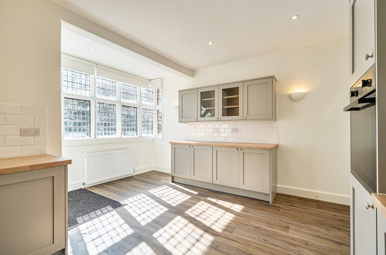 Broadlands Park, Romsey, Hampshire, SO51 - Charters