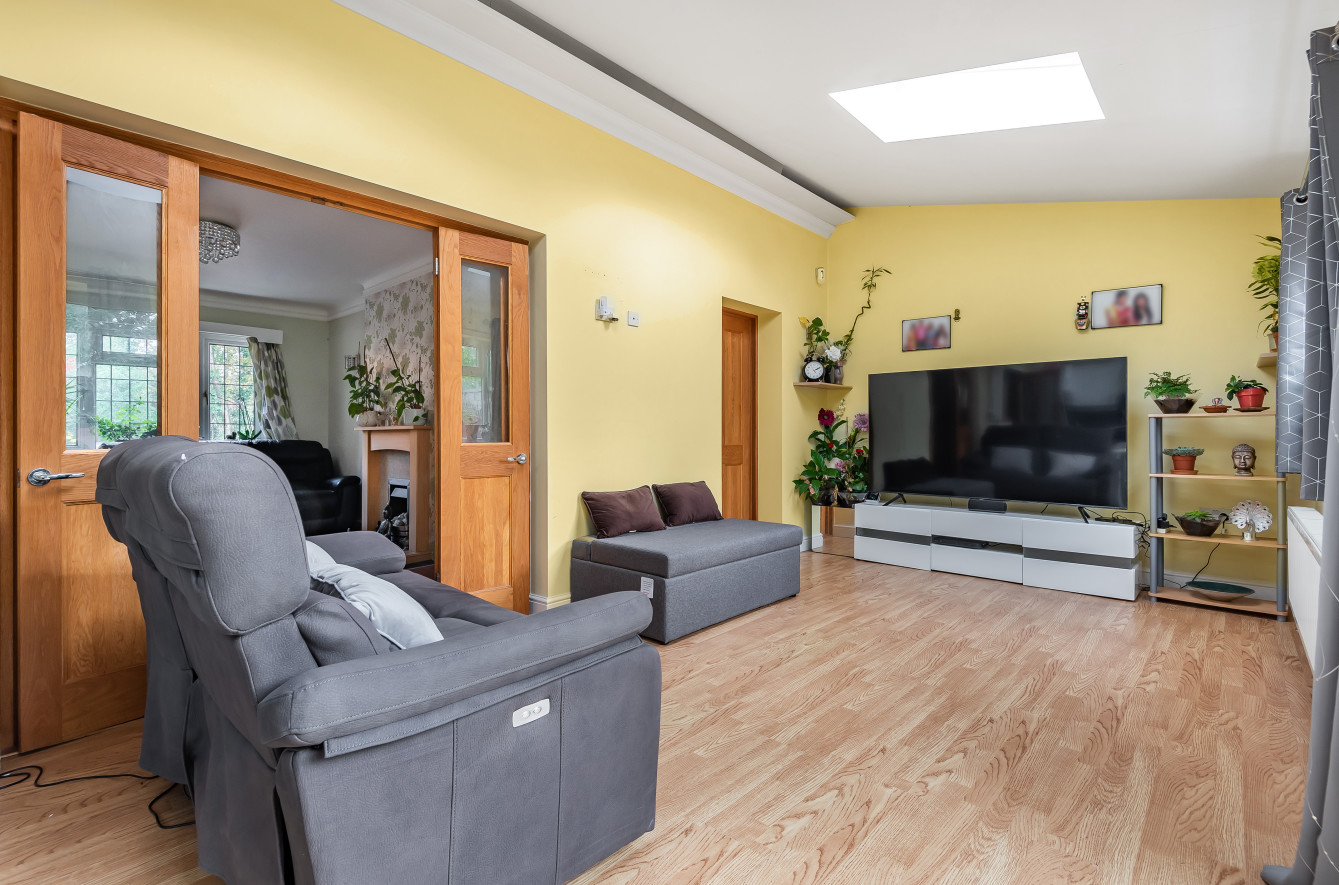 Bassett Avenue, Bassett, Southampton, Hampshire, SO16 - Charters