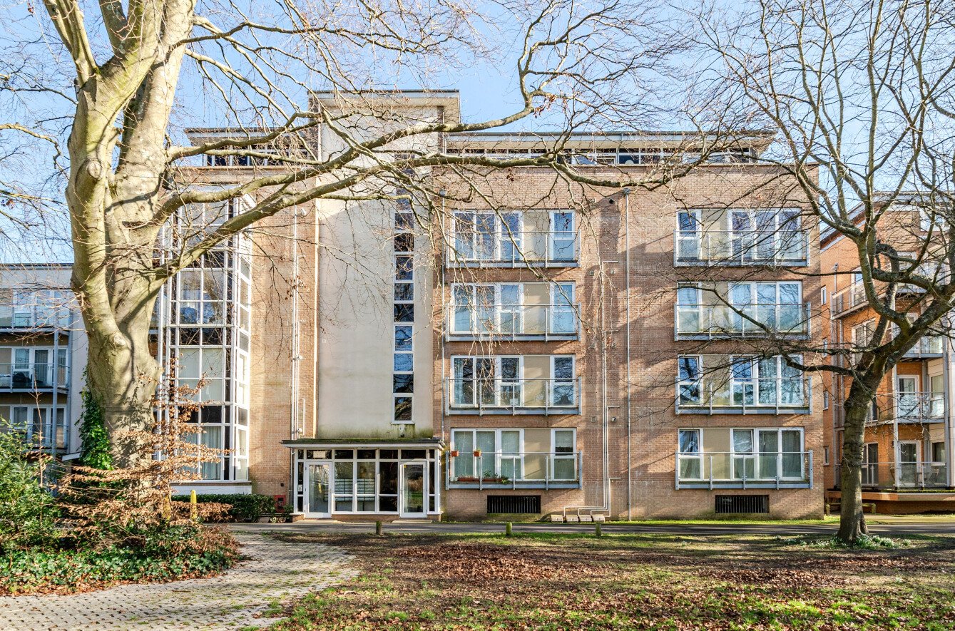 Suttones Place, Southampton, Hampshire, SO15