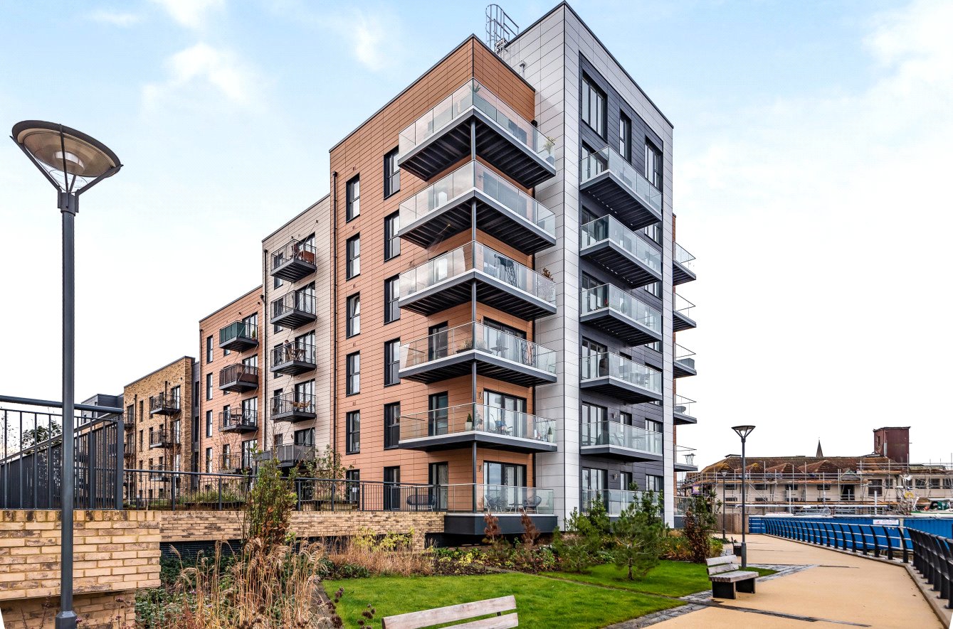 Thomas Blake Avenue, Southampton, Hampshire, SO14 - Charters
