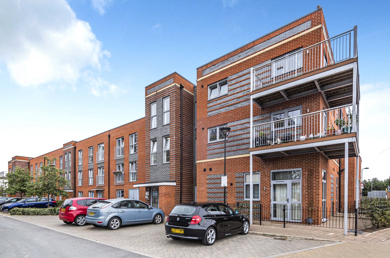 Meridian Way, Southampton, SO14 - Charters