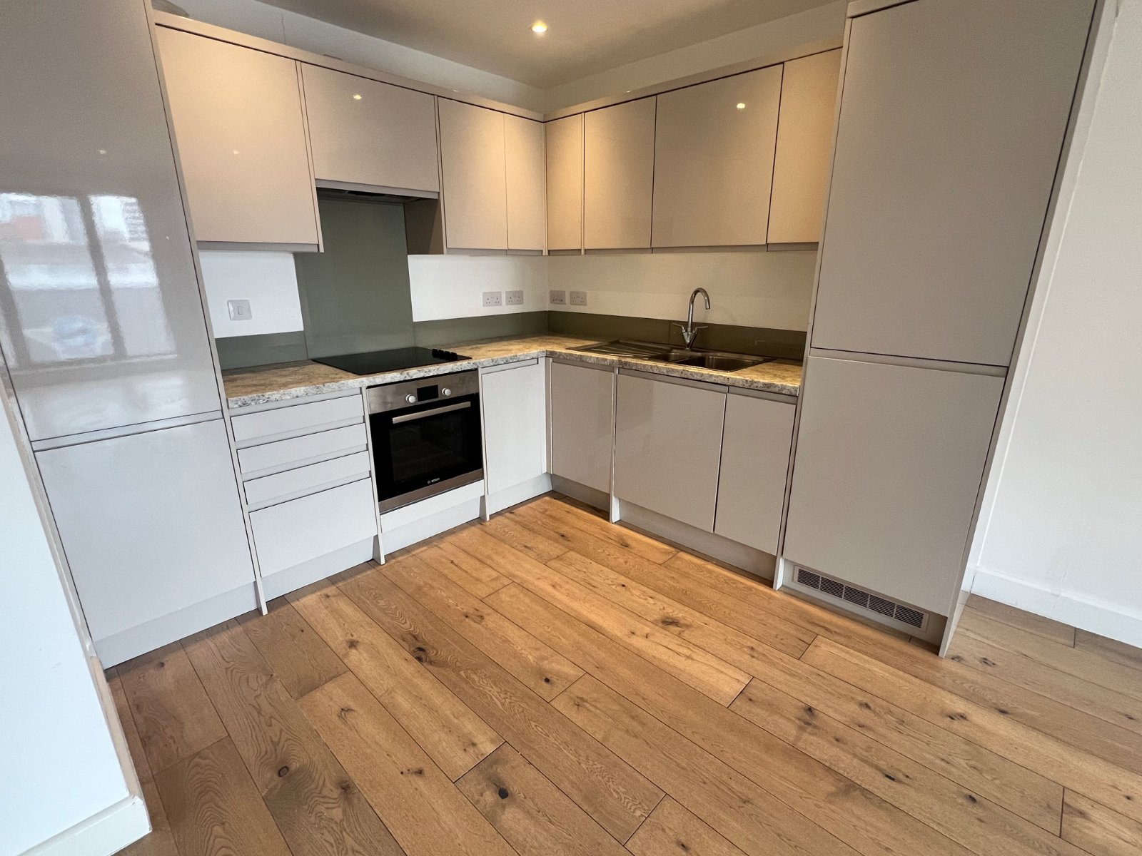 Royal Crescent Road, Southampton, SO14 - Charters