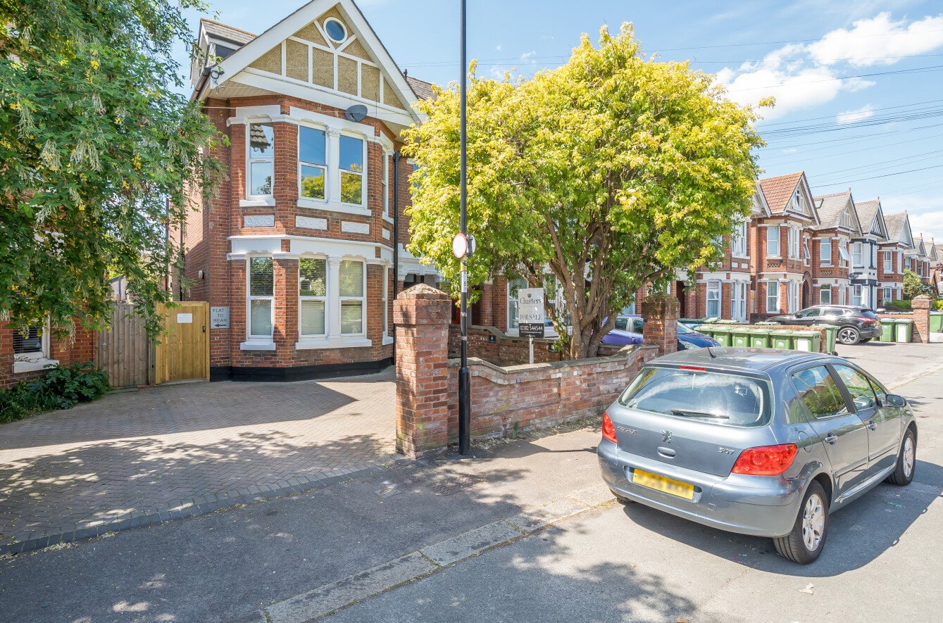 Thornbury Avenue, Southampton, Hampshire, SO15 - Charters