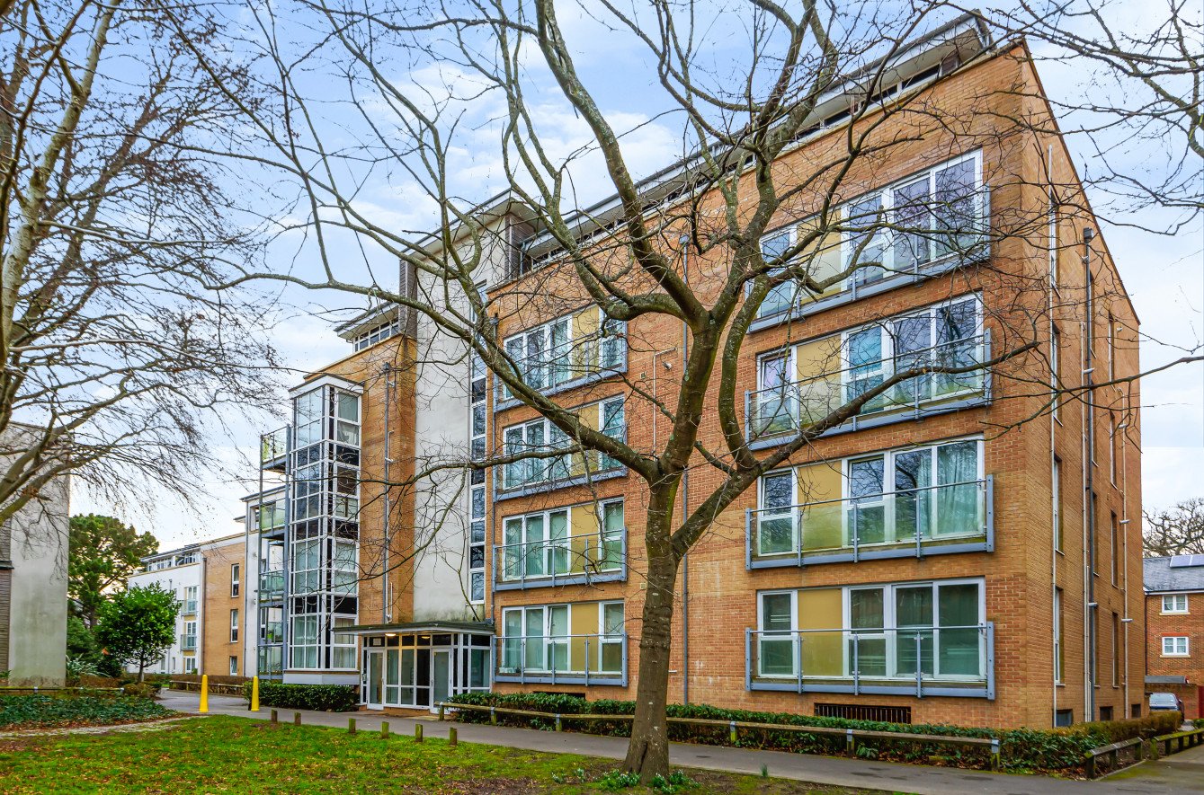Suttones Place, Southampton, SO15