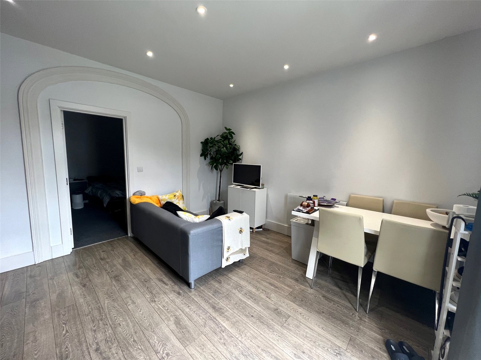 Millbrook Road East, Southampton, Hampshire, SO15 Millbrook Road East, Southampton, Hampshire, SO15 - Charters