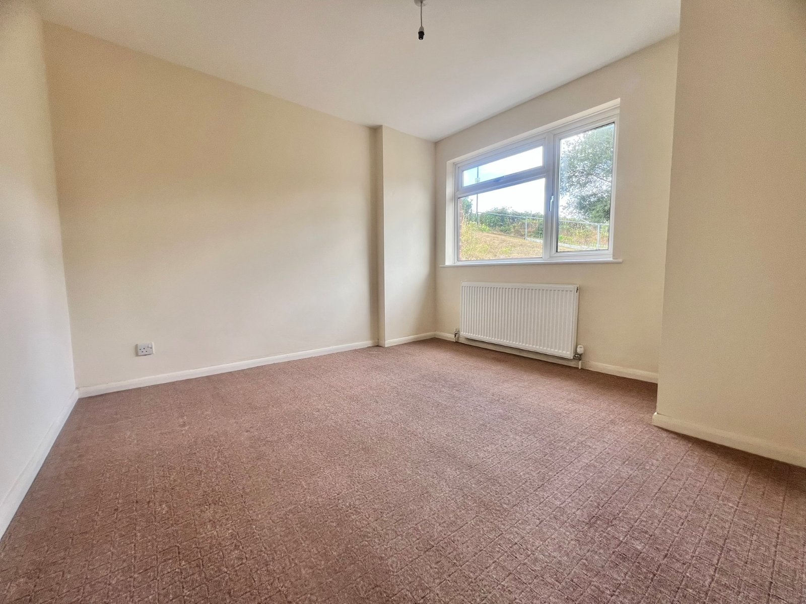 Silver Birch Close, Southampton, Hampshire, SO19 - Charters
