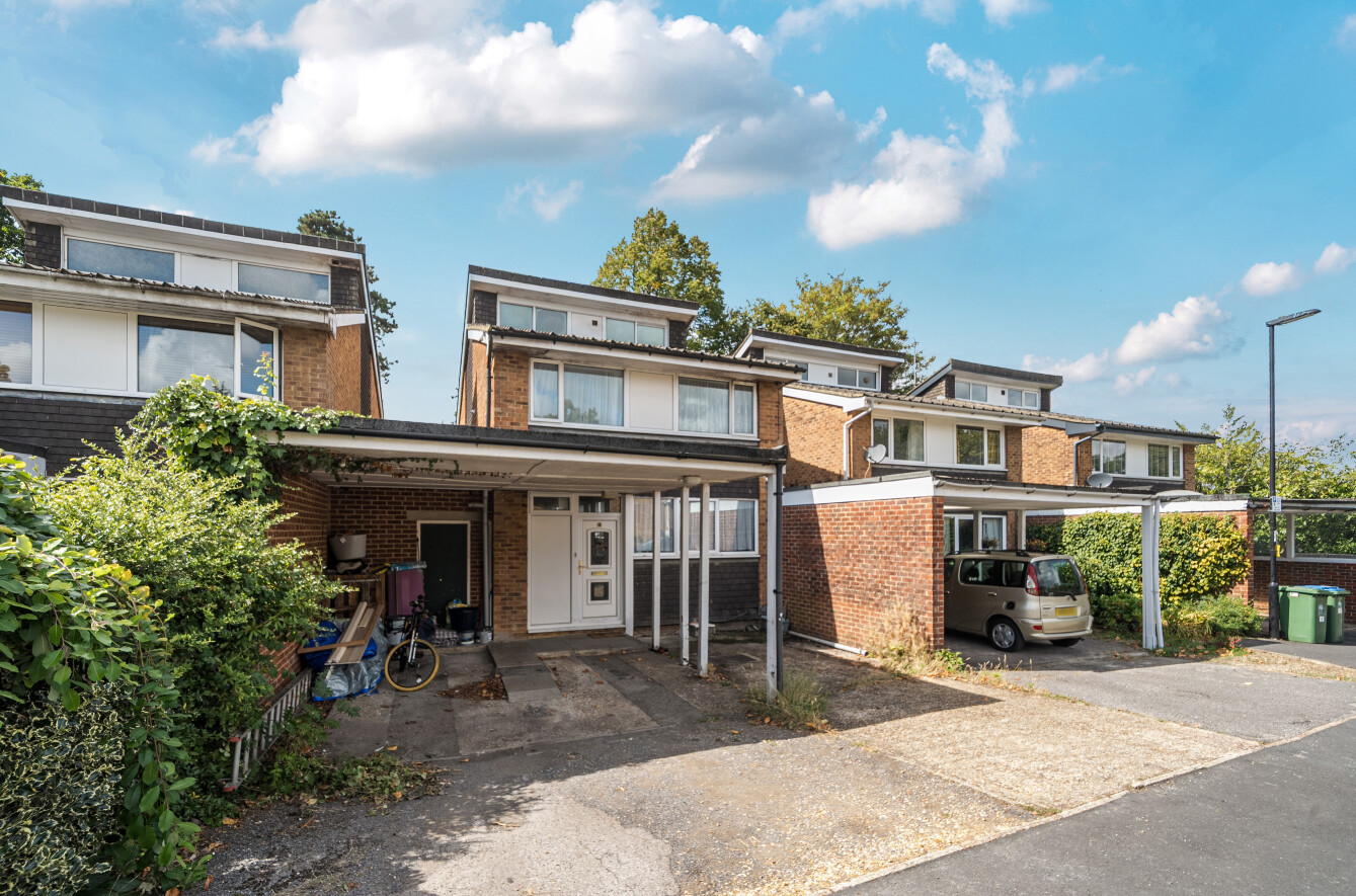 Vermont Close, Southampton, Hampshire, SO16 - Charters