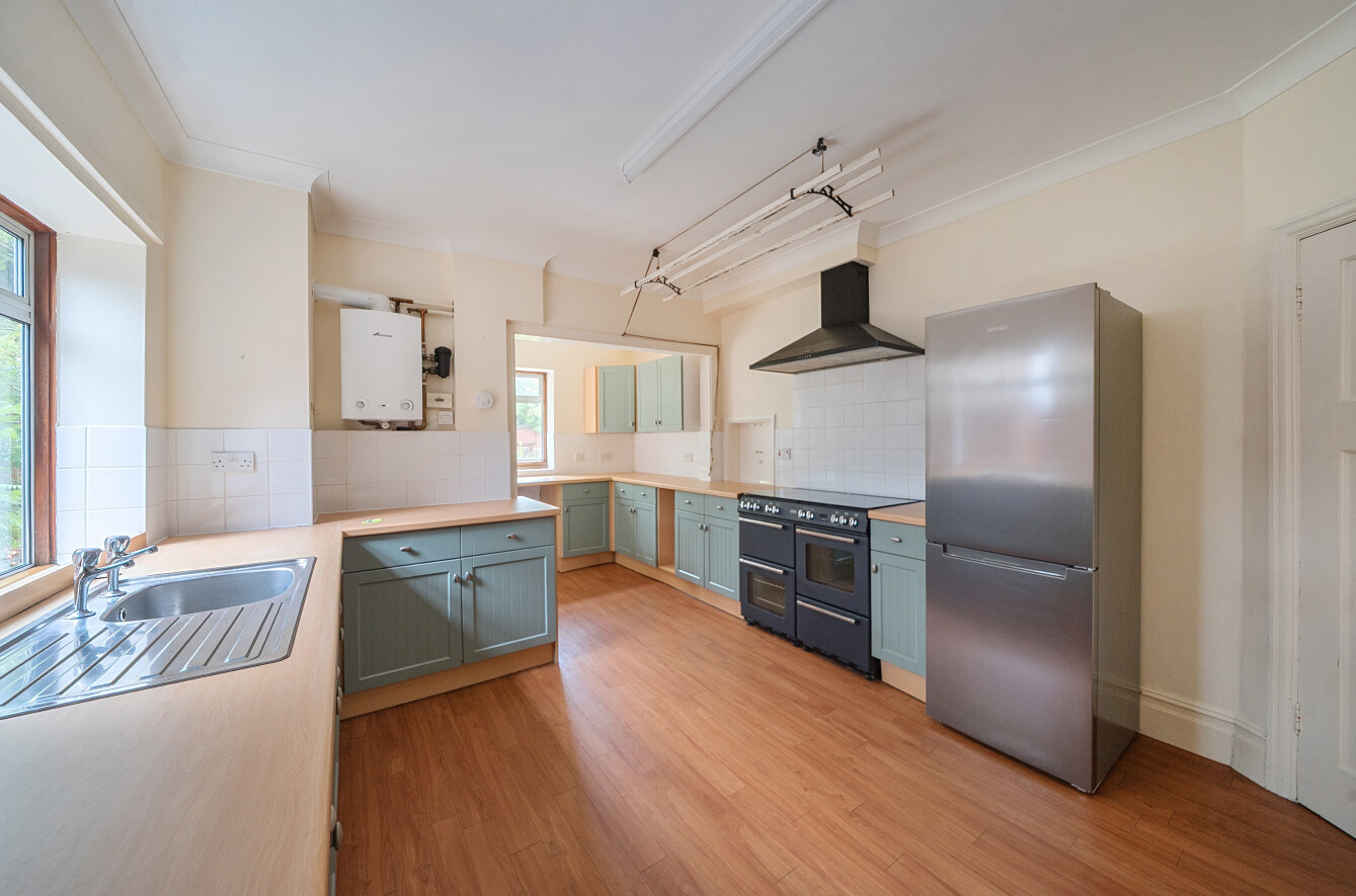 Bassett Gardens, Southampton, Hampshire, SO16 - Charters
