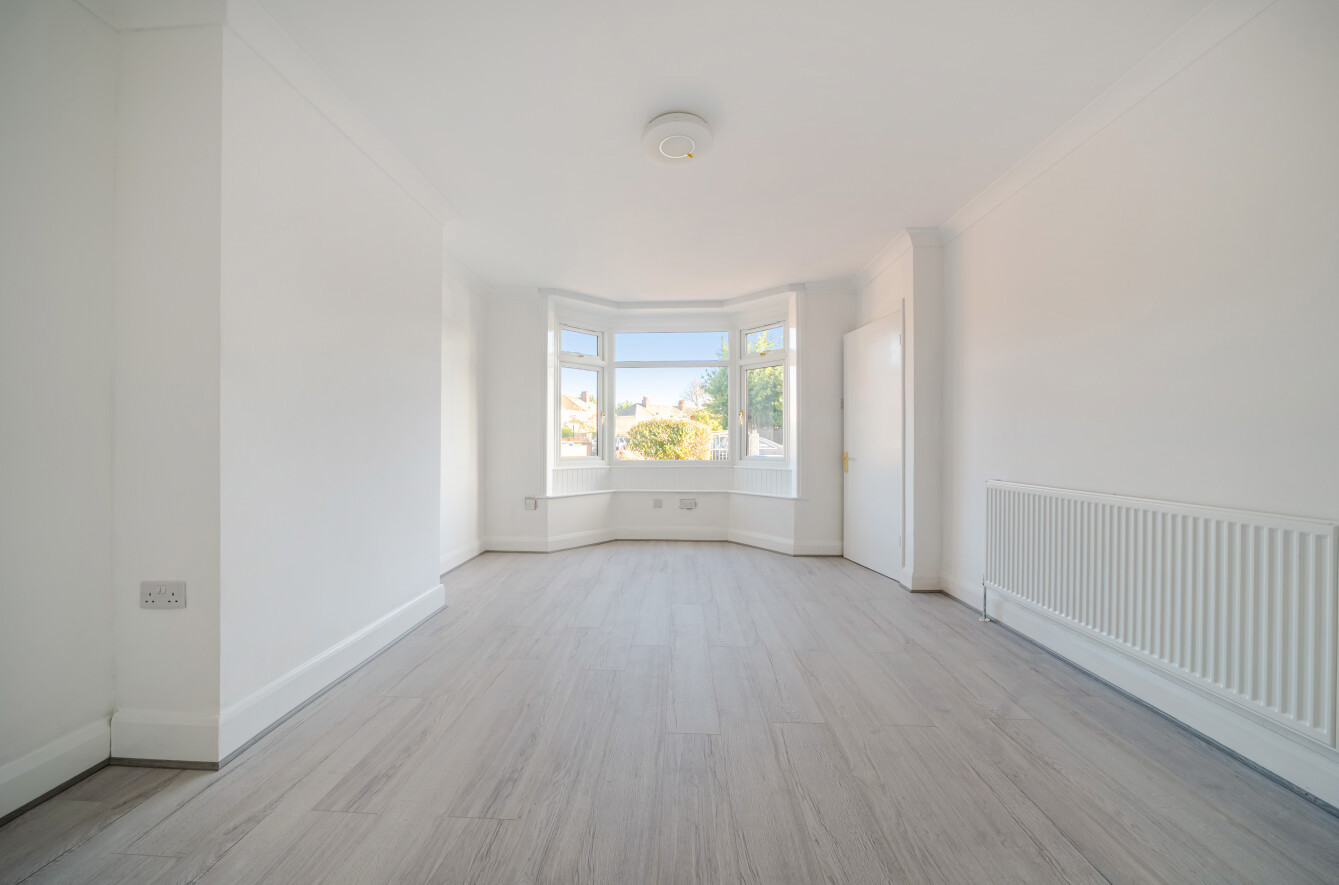 Warren Crescent, Southampton, Hampshire, SO16 - Charters