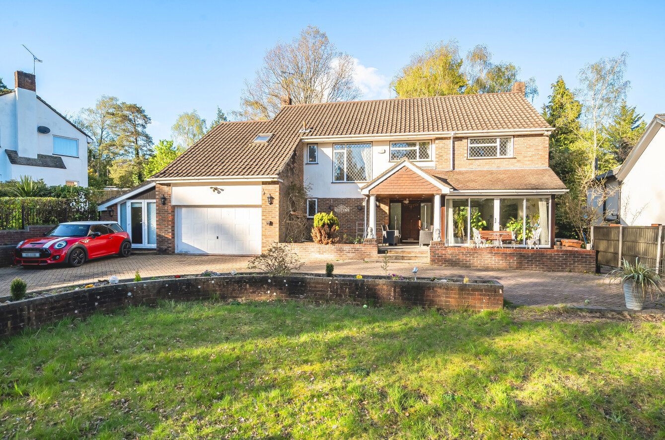 Pine Walk, Chilworth, Southampton, Hampshire, SO16