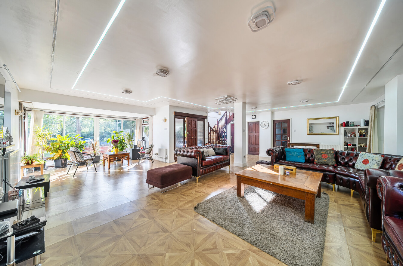 Pine Walk, Chilworth, Southampton, Hampshire, SO16