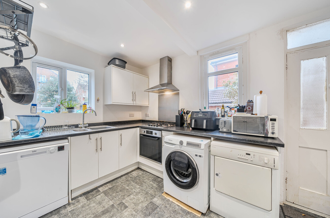 Gordon Avenue, Southampton, Hampshire, SO14 Gordon Avenue, Southampton, Hampshire, SO14 - Charters