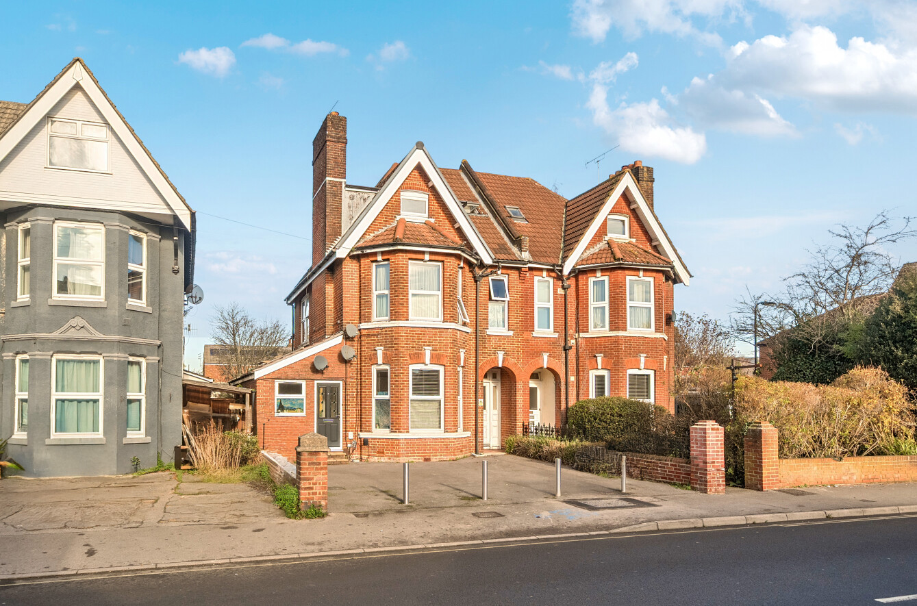 Howard Road, Southampton, Hampshire, SO15 Howard Road, Southampton, Hampshire, SO15 - Charters