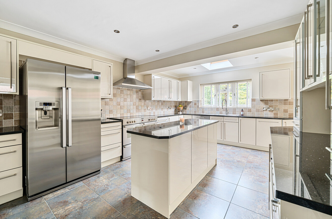 Pine Walk, Chilworth, Southampton, SO16