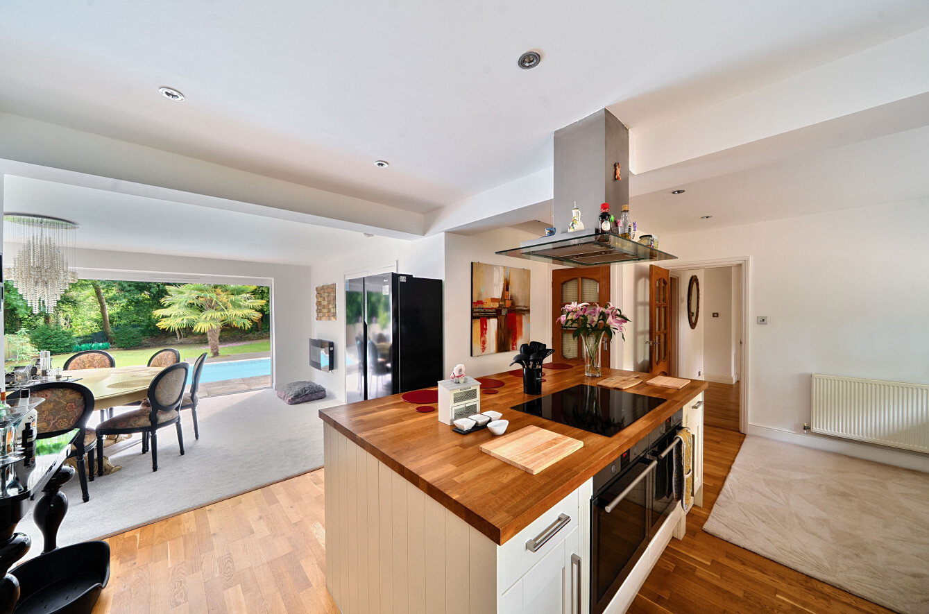 Roman Drive, Chilworth, Southampton, SO16 - Charters