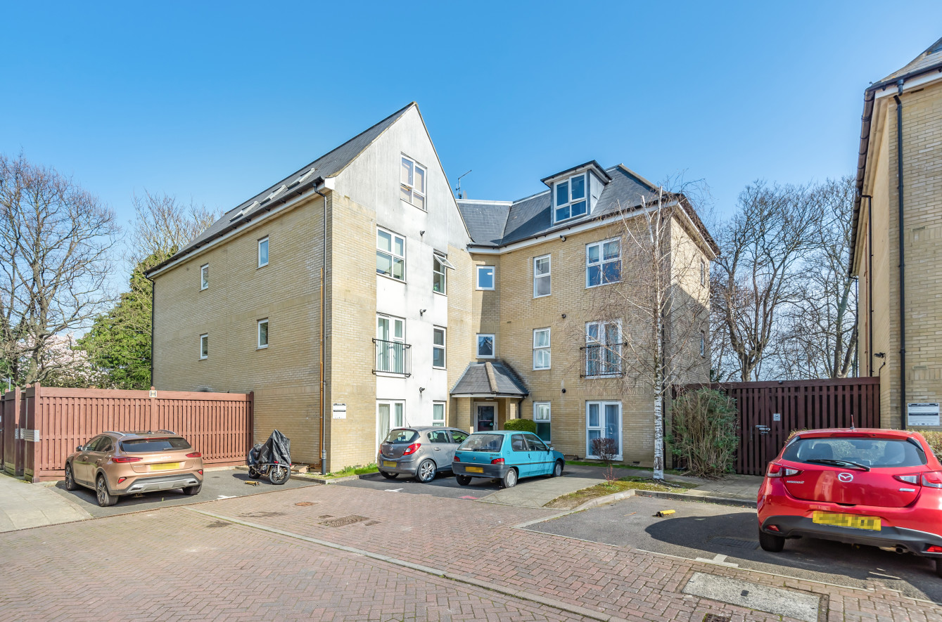 Lindoe Close, Banister Park, Southampton, Hampshire, SO15
