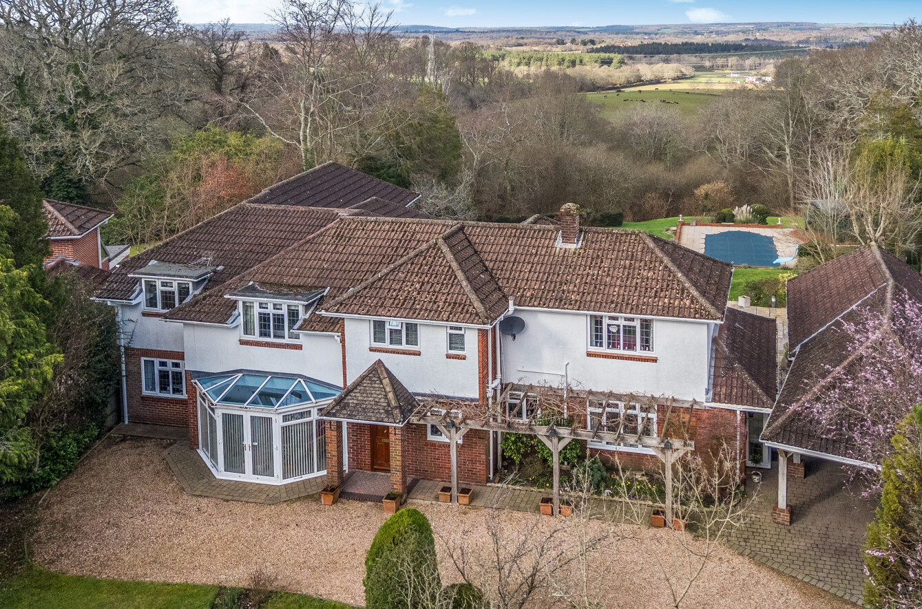 Woodside Crescent, Chilworth, Southampton, Hampshire, SO16