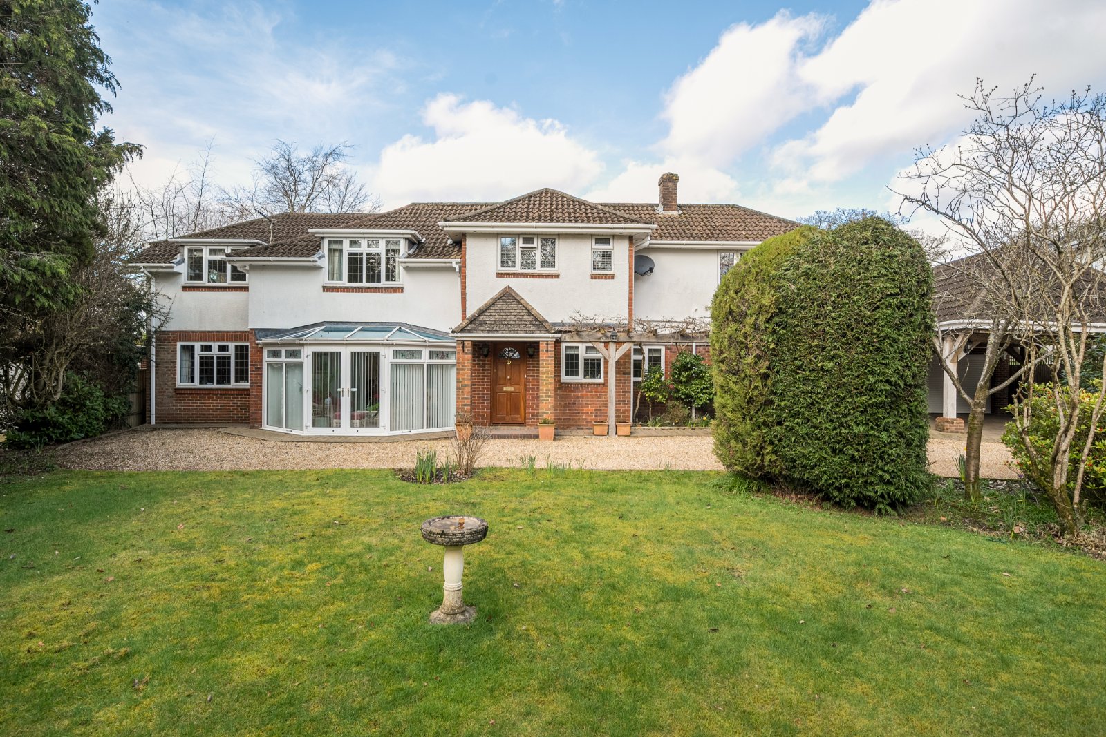 Woodside Crescent, Chilworth, Southampton, Hampshire, SO16