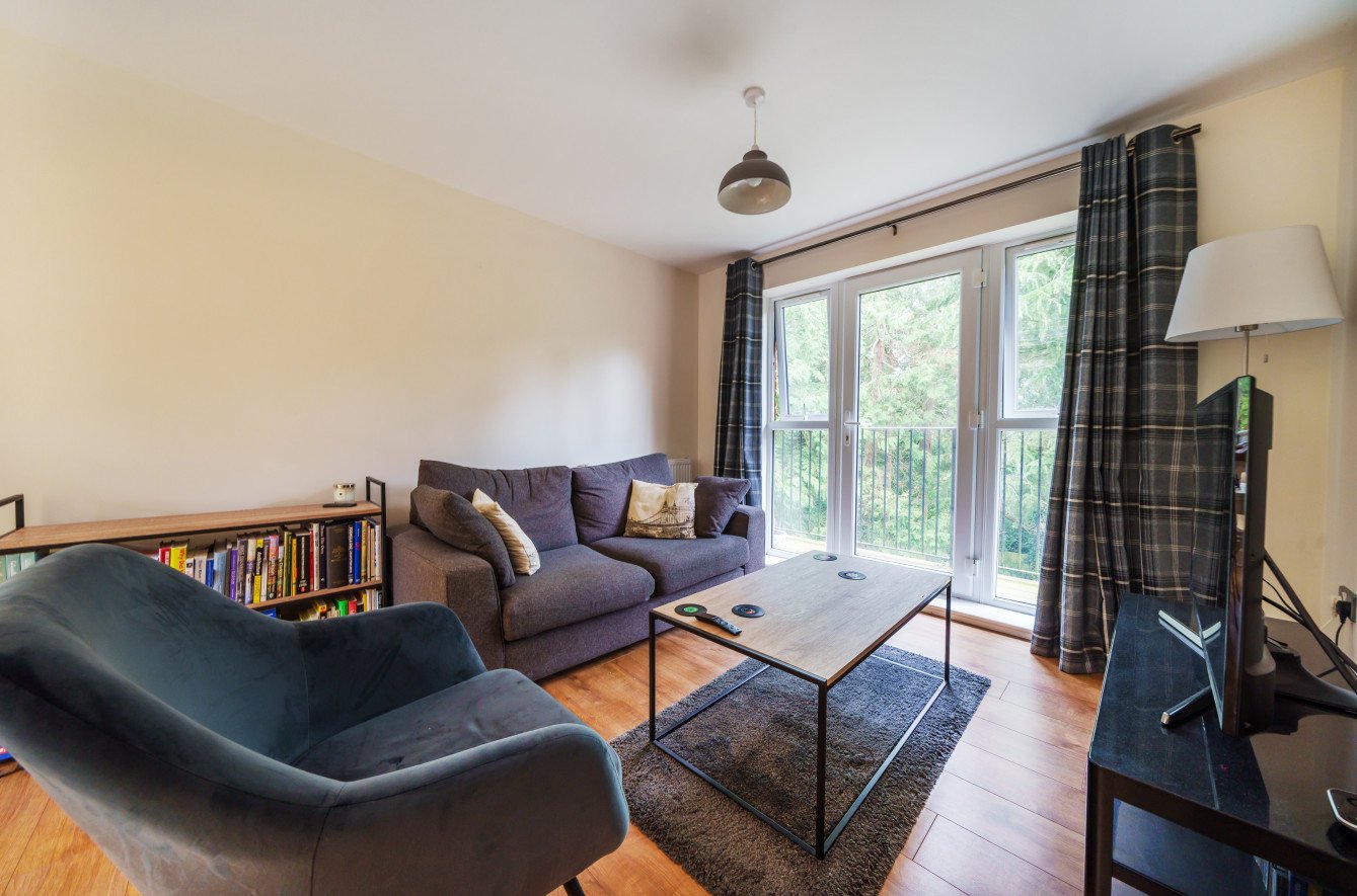 Chalk Hill, West End, Southampton, Hampshire, SO18 - Charters