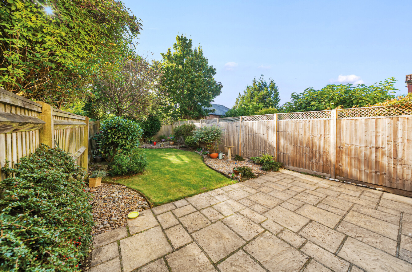 Mayfair Gardens, Banister Park, Southampton, Hampshire, SO15 - Charters