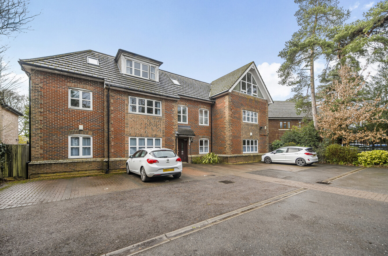 Bassett Avenue, Bassett, Southampton, Hampshire, SO16