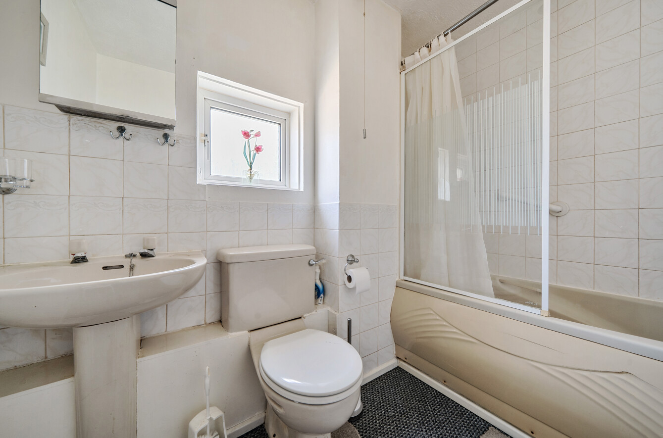 Northolt Gardens, Lordshill, Southampton, Hampshire, SO16