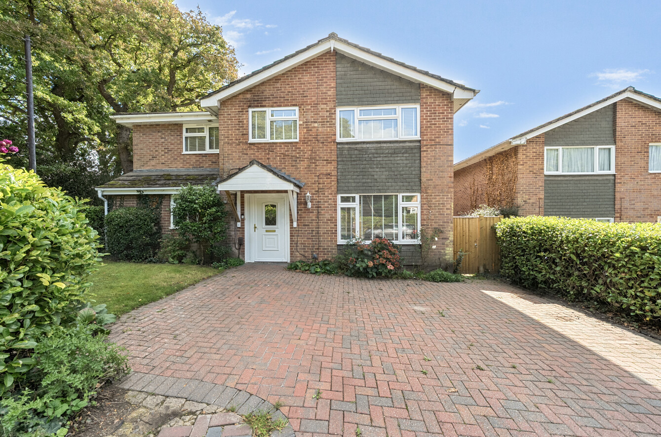 Dunvegan Drive, Lordswood, Southampton, Hampshire, SO16