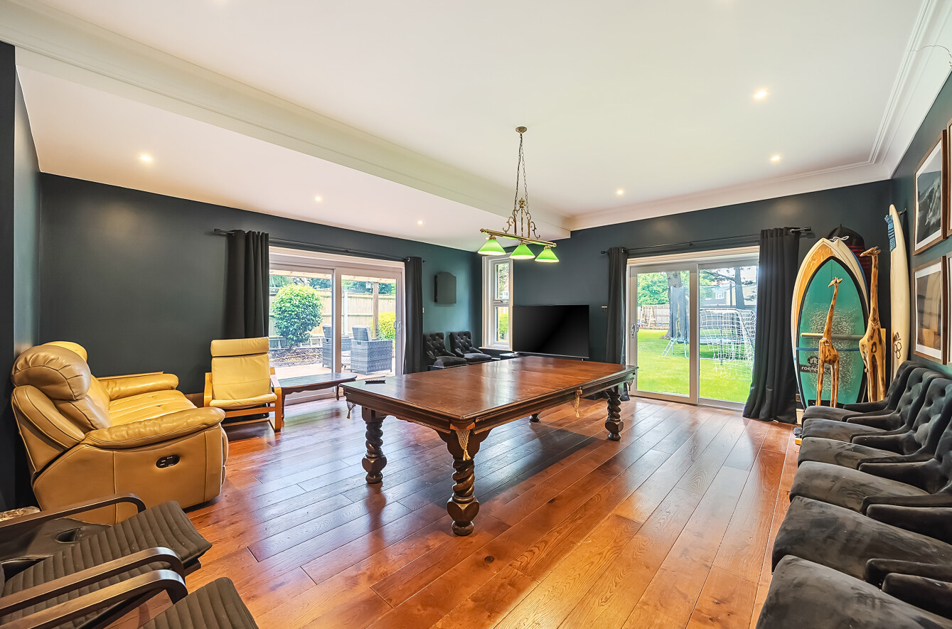 Shirley Avenue, Upper Shirley, Southampton, Hampshire, SO15 - Charters