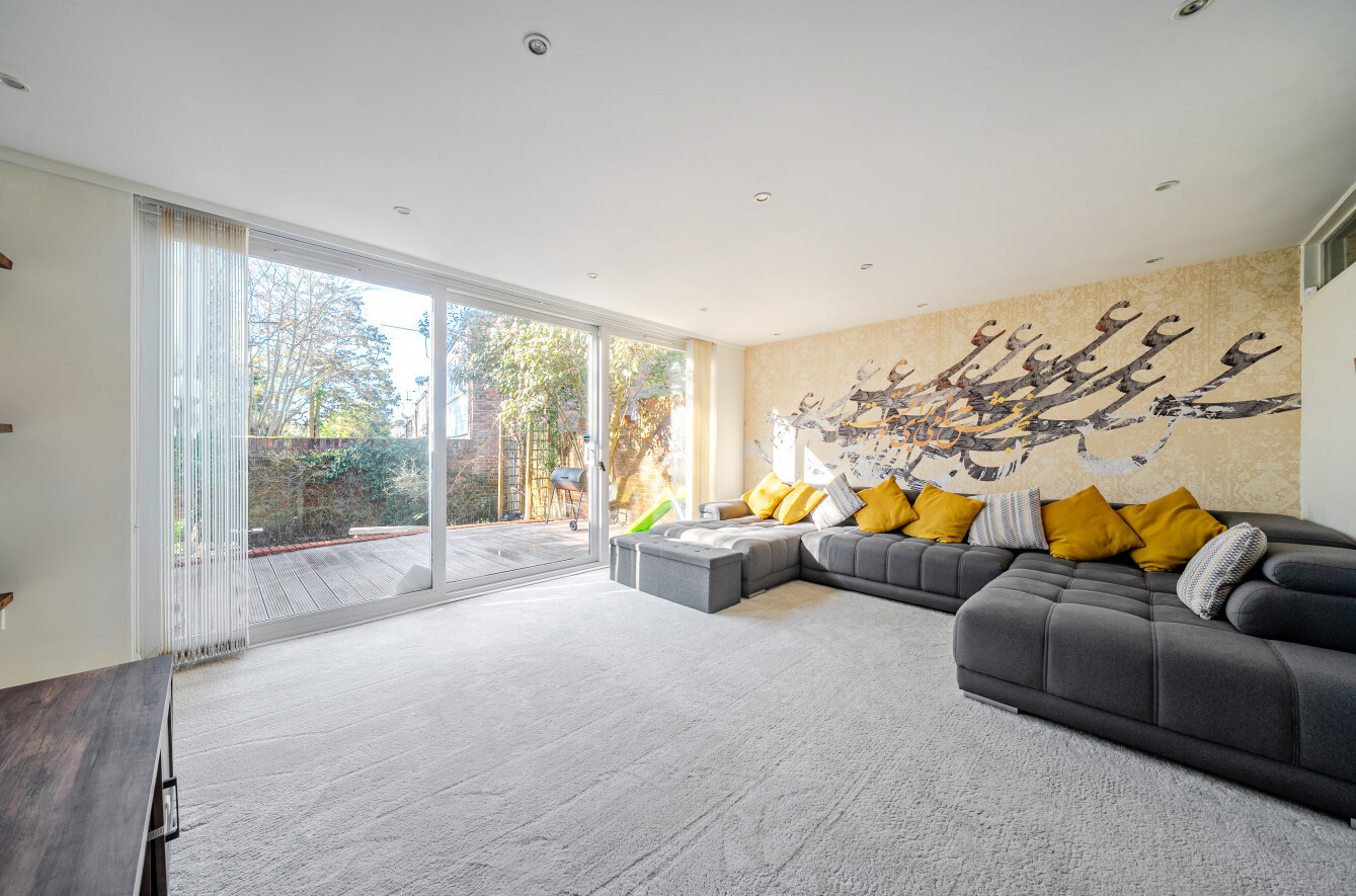 Lingwood Close, Bassett, Southampton, Hampshire, SO16