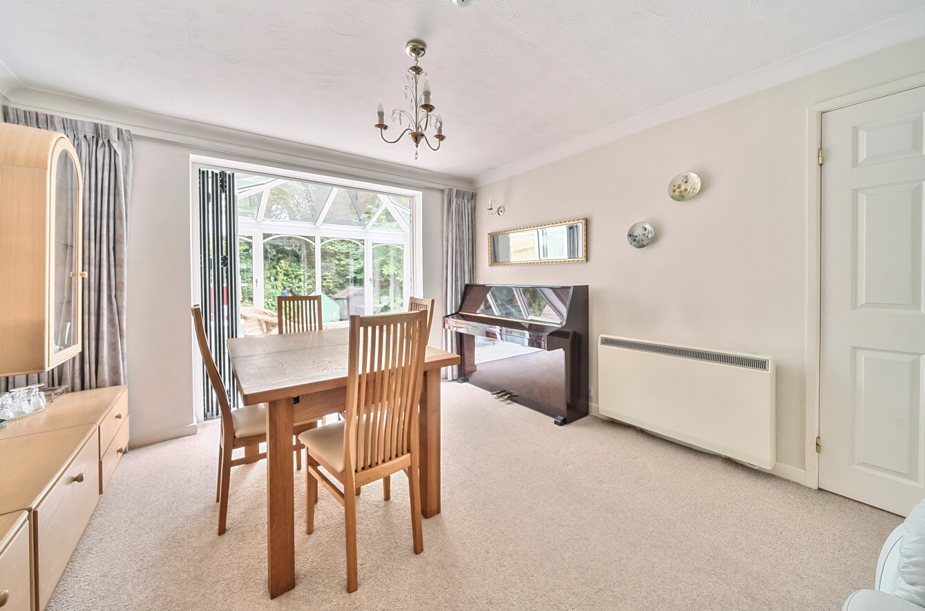 Bassett Row, Bassett, Southampton, Hampshire, SO16