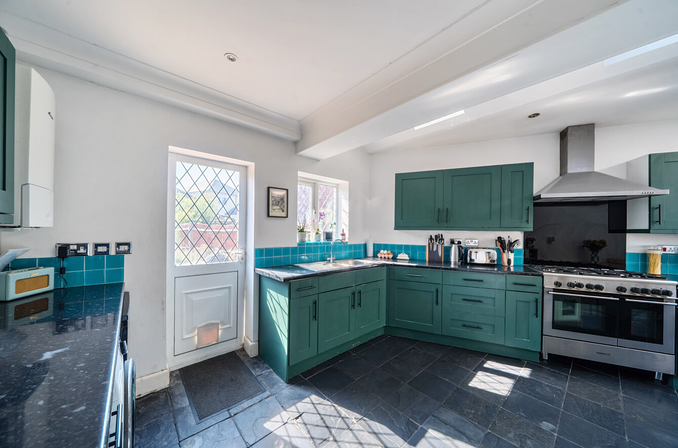 Dawlish Avenue, Upper Shirley, Southampton, Hampshire, SO15