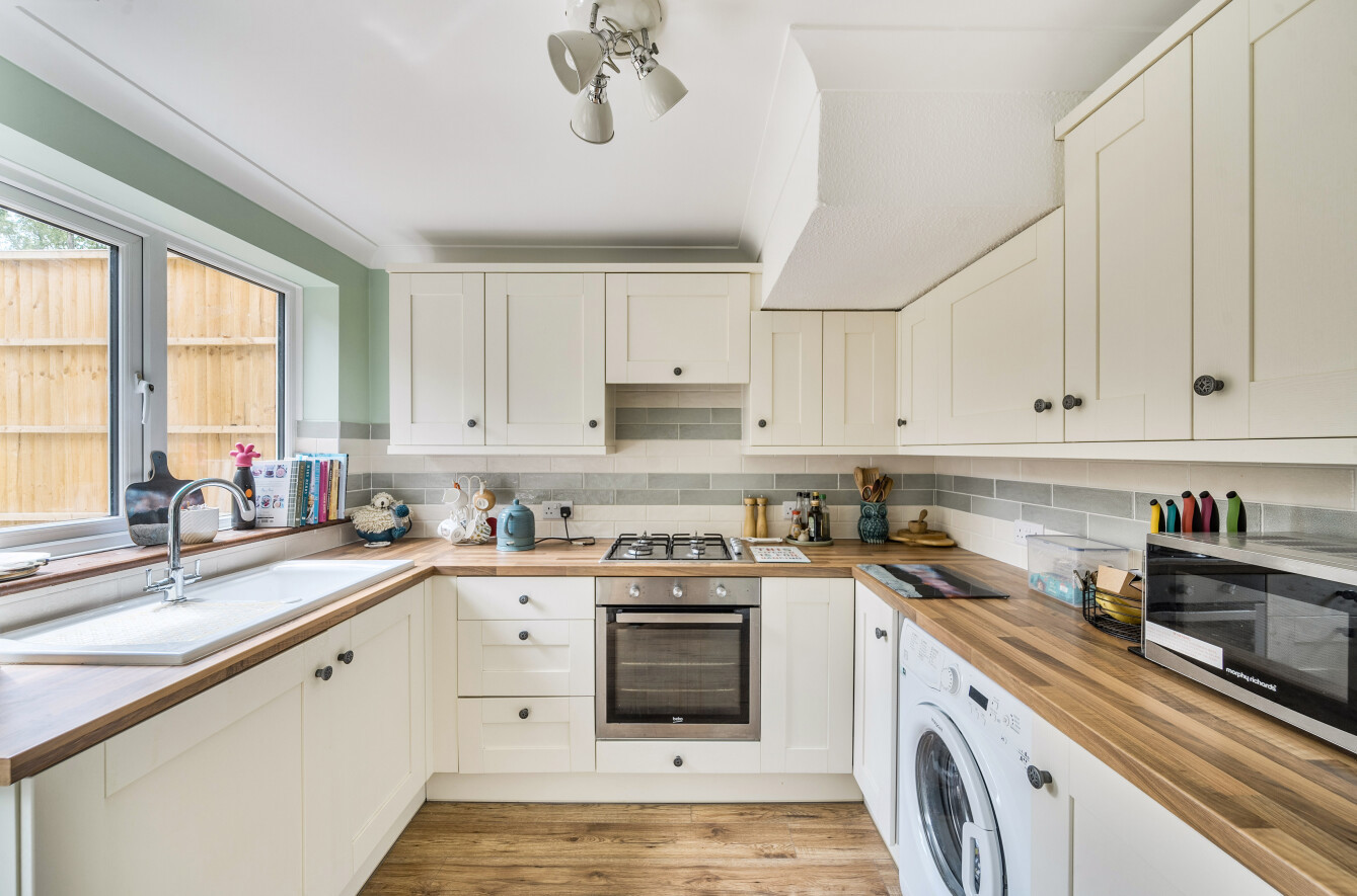 Oakwood Drive, Lordswood, Southampton, Hampshire, SO16