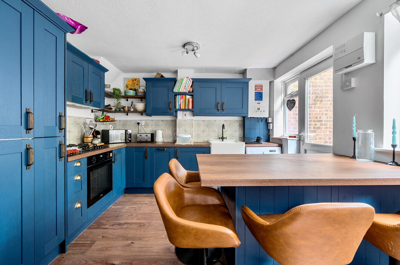 Harrier Close, Lordswood, Southampton, Hampshire, SO16 - Charters